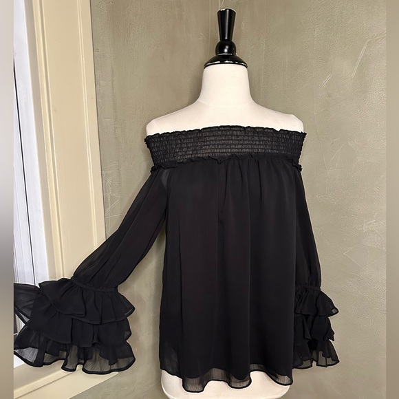 Off the Shoulder Long Sleeve Flowy Top - Picture 1 of 3